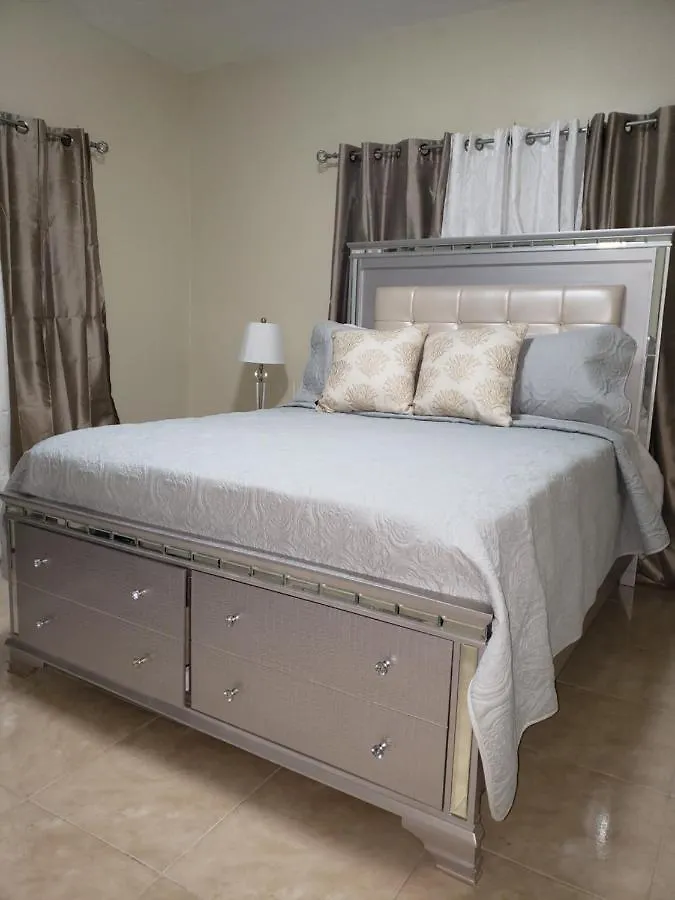 Daire Coral Gardens Villa Montego Bay